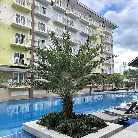 Modern Studio Unit Near Airport With Pool And Wifi