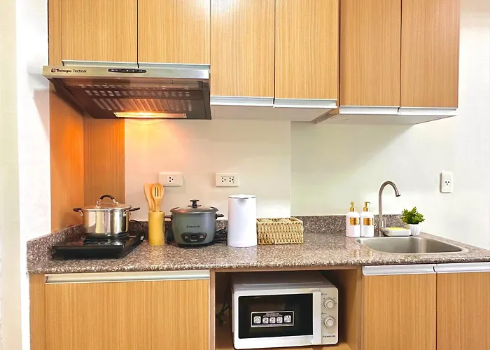 Modern Unit Near Airport With Pool And Wifi Leilighetshoteller 3*